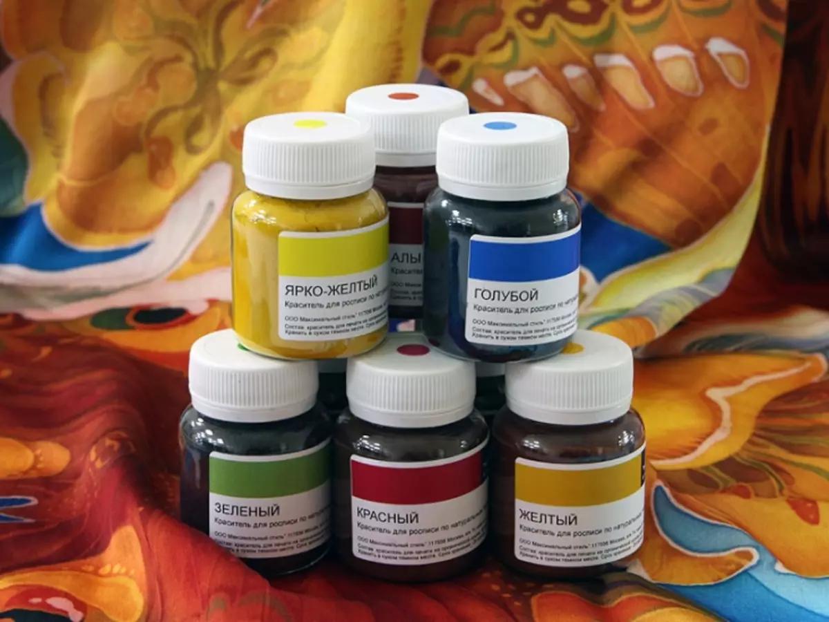 Batiki Farby: akrylátové a anilínové farby pre tkanivové maľovanie. Aké iné farby kreslia? 8183_14