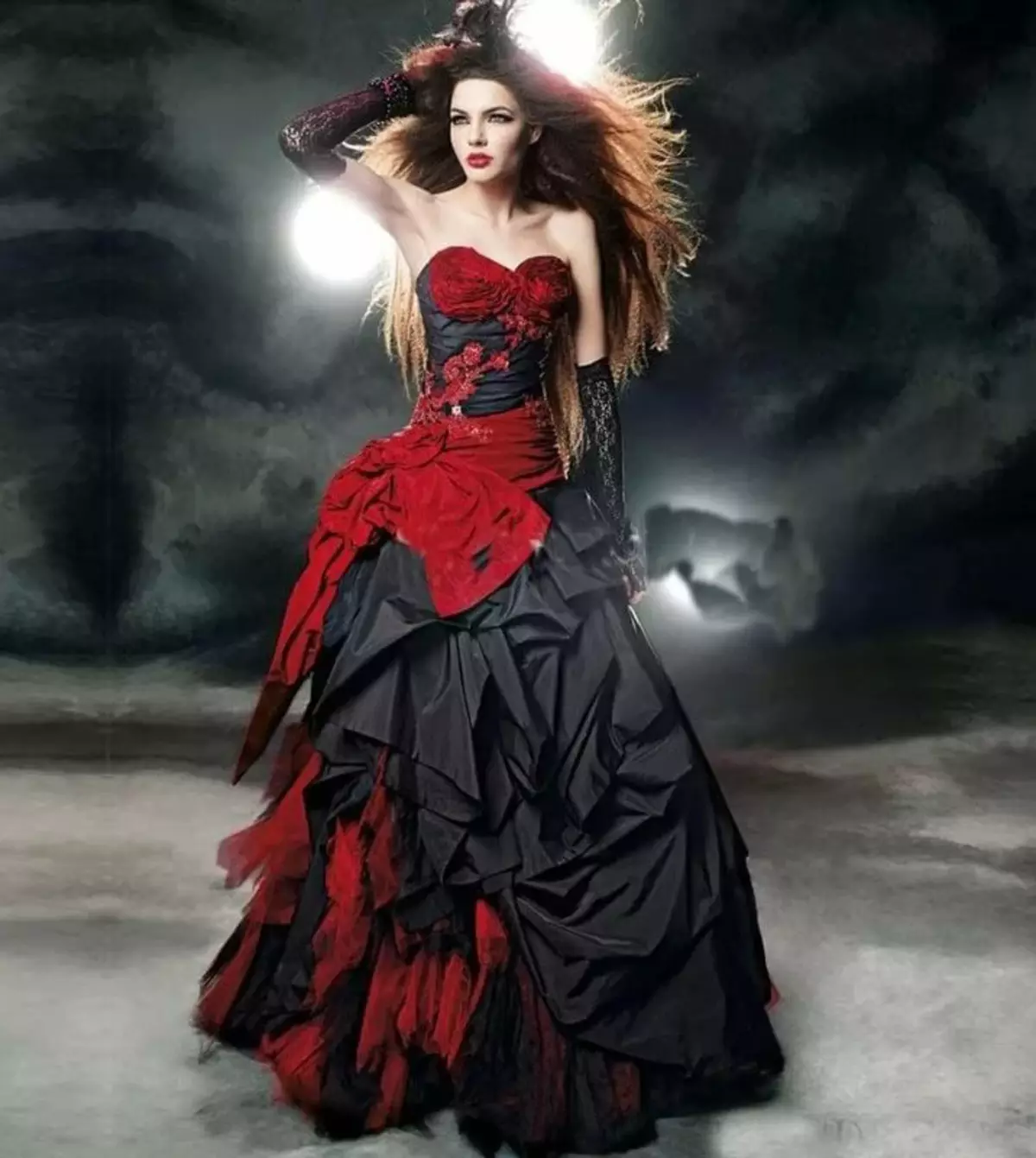 Gooti kleidid: Lolita stiilis, mustad pulmakleidid ja lühikese korsetiga lõpetamisel. Ilus näited õhtuse varustus 819_29