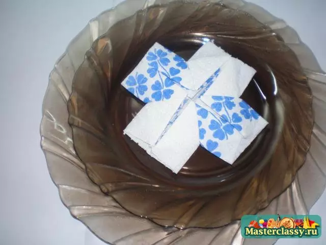 Sa e bukur të dele letër napkins në tryezë festive? 46 Skemat Photo Folding, si për të napkins origjinale kolaps për pushime 8215_37