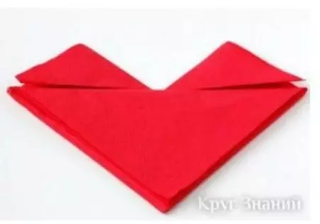 Kumaha melu napkins beautifully? 107 poto Kumaha gulung kaluar produk pikeun ngaladénan méja, kumaha carana sangkan hiji inohong geulis ti napkin, kumaha carana melu jeung leungeun sorangan 8227_73