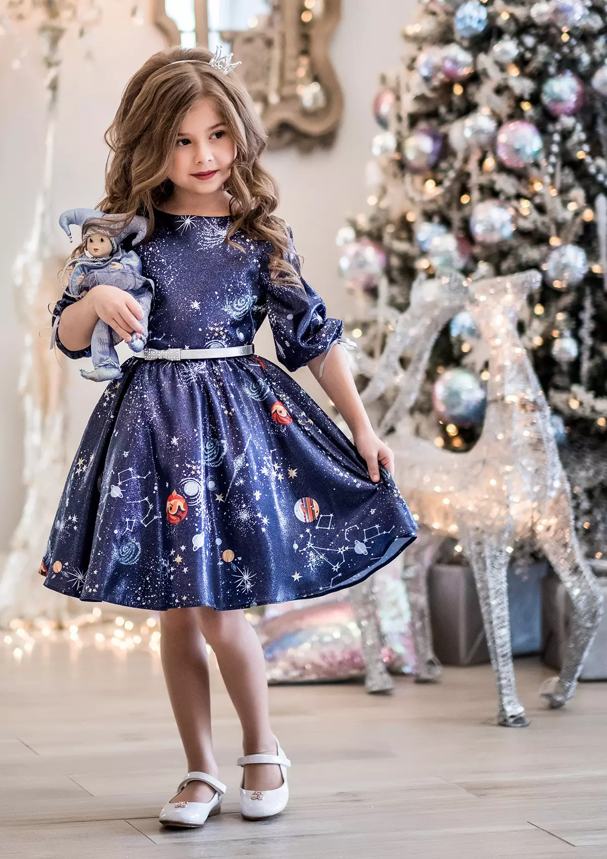 Новорічні сукні для дівчаток: кольору дитячих суконь на Новий рік, сукні для дітей 5-10 років, 11-12 років та іншого віку 822_2