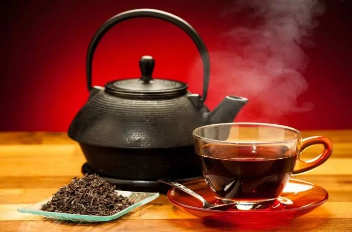 Tabela e çajit (50 foto): Skema e vendosjes së tabelës për çaj, si të shërbejë një tryezë të rrumbullakët për pirjen e çajit 8250_10