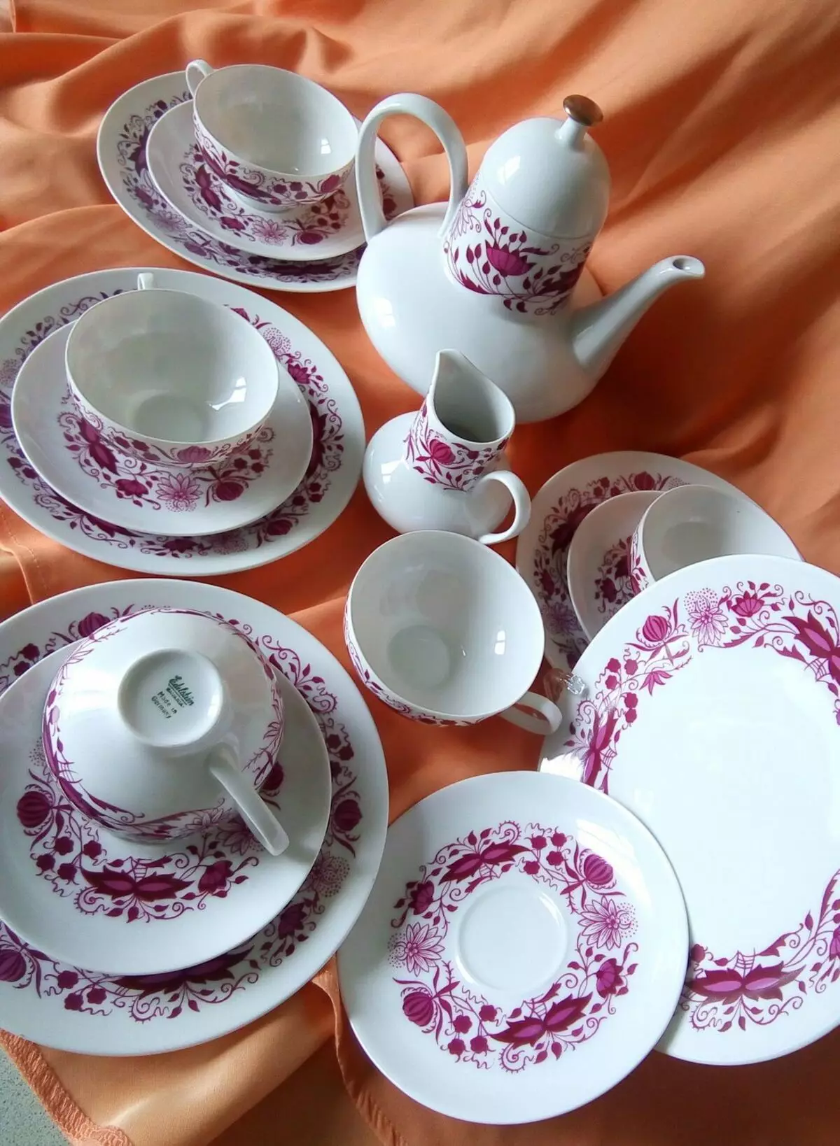 Table à thé (50 photos): Schéma de réglage de la table pour le thé, comment servir une table ronde pour la consommation de thé potable 8250_39
