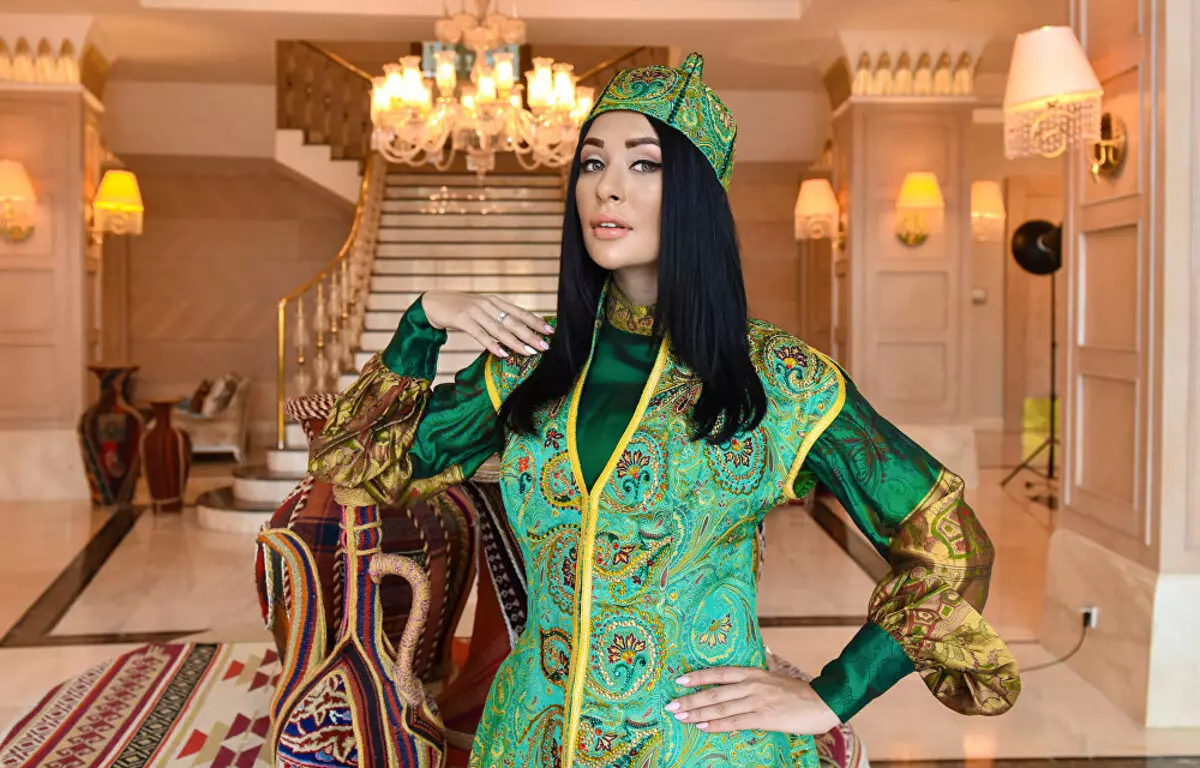 Azerbajdzjan National Suit (40 bilder): Kvinna Traditionell outfit för representanter för de inhemska folket i Azerbajdzjan 834_22