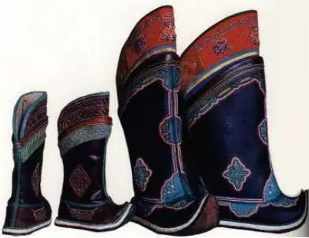 Buryat kostim nasyonal (66 foto): tradisyonèl fi Buryat ekipe, kostim stilize nan moun yo nan Buryatia 835_43