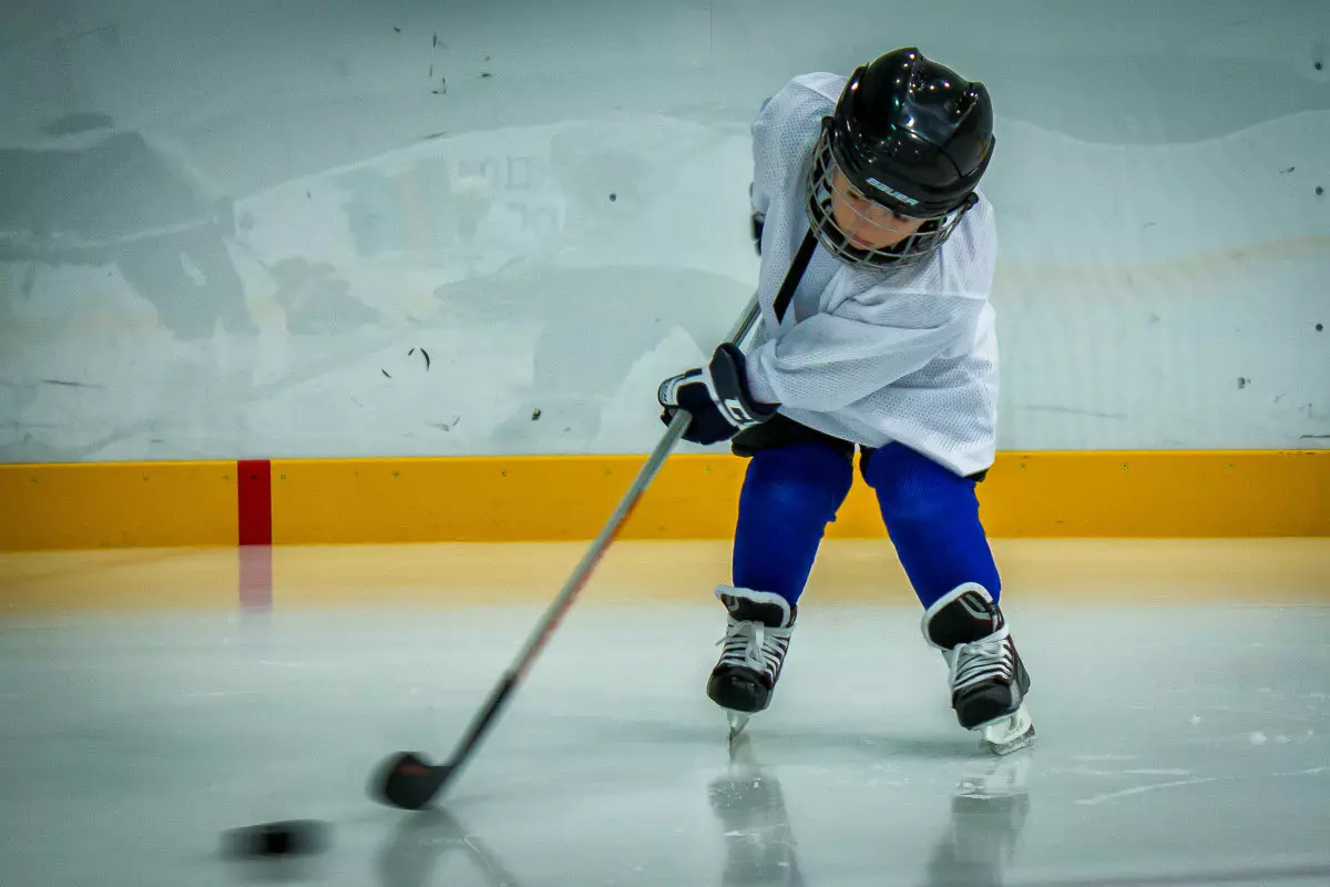 Skates Bauer: Hockey Modeller an hir Gréissten an cm. Puppelchen a Männer Skaten, hir Vollständegkeet. Blades an Insoles. Professionell an Amateur Modeller 8377_46