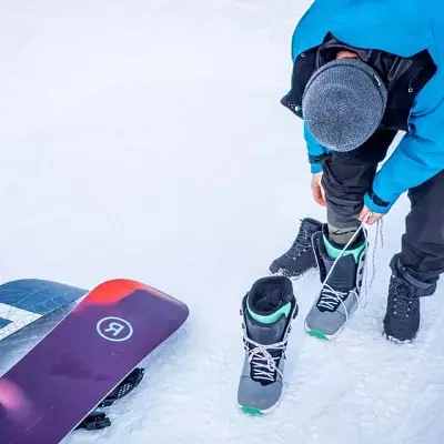 តើធ្វើដូចម្តេចដើម្បីជ្រើសរើស snowboard សម្រាប់កំណើនមួយ? Rostovka របស់ស្ត្រី។ តើធ្វើដូចម្តេចដើម្បីជ្រើសរើសជាបុរសដែលមានទំហំ snowboard? ការជ្រើសរើសនៃរង្វាស់សម្រាប់កុមារ 8381_14