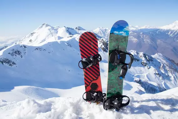 តើធ្វើដូចម្តេចដើម្បីជ្រើសរើស snowboard សម្រាប់កំណើនមួយ? Rostovka របស់ស្ត្រី។ តើធ្វើដូចម្តេចដើម្បីជ្រើសរើសជាបុរសដែលមានទំហំ snowboard? ការជ្រើសរើសនៃរង្វាស់សម្រាប់កុមារ 8381_18