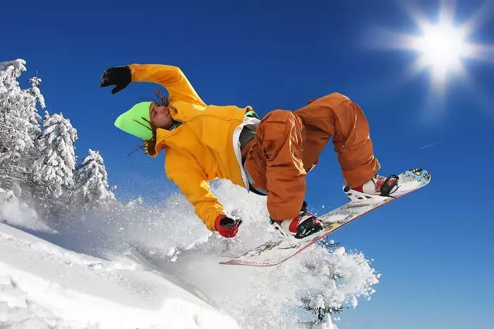 Snowboard-Durchbiegung: Arten von Tölpern von Boards und ihrem Zweck. Rocker und Camber, Hybridablenkung und andere Typen. Was ist besser für Anfänger zu wählen? 8395_22