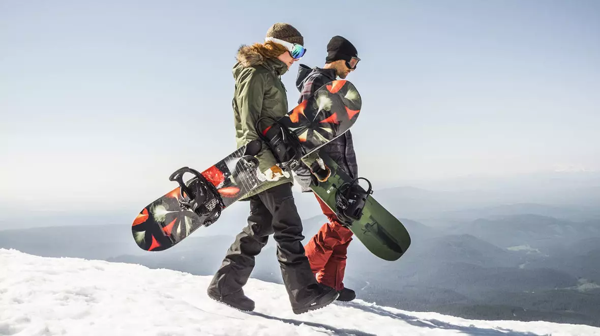 Desviación de snowboard: tipos de piqueros de tablas y su propósito. Rocker y Camber, desviación híbrida y otros tipos. ¿Qué es mejor elegir para los principiantes? 8395_4