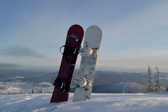 Snowboard-Durchbiegung: Arten von Tölpern von Boards und ihrem Zweck. Rocker und Camber, Hybridablenkung und andere Typen. Was ist besser für Anfänger zu wählen? 8395_7