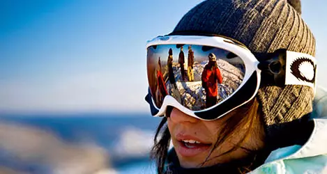 Gots d'esquí: com triar-los? Nadó i altres ulleres amb diòptries, models esportius per esquiar. Cobertes per a ulleres 8403_7