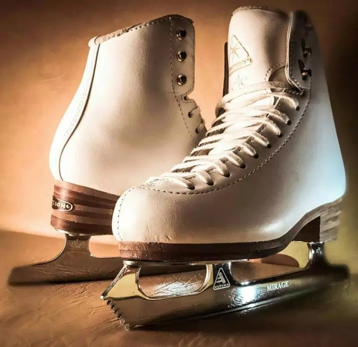 Skates Professional: Je, ni skates za kitaaluma tofauti na amateur? Mifano ya kike na wanaume, wazalishaji. Uchaguzi wa skate bora. 8428_6
