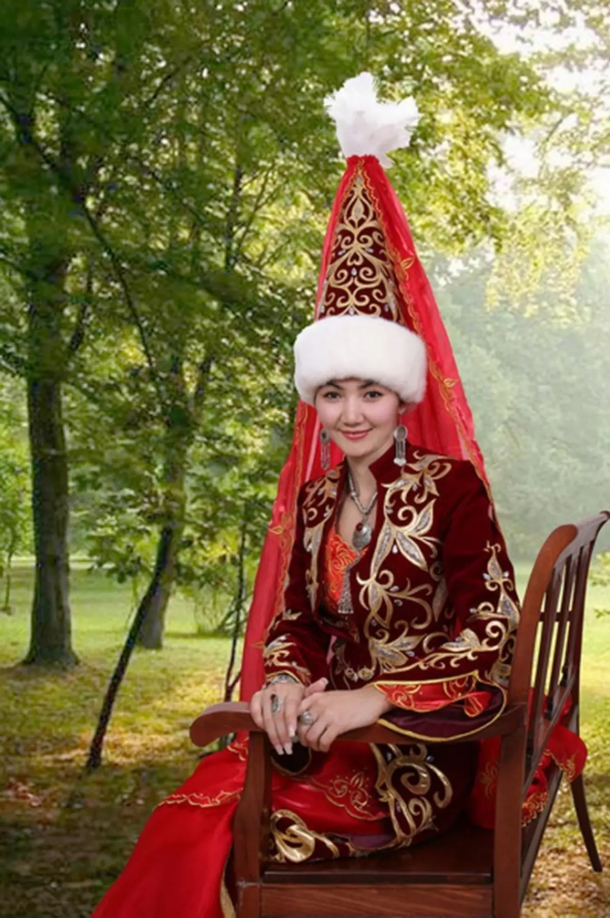 Cosaakh National Traje (68 fotos): feminino traje tradicional CazaKhs, roupa popular para menina do Cazaquistão 842_23