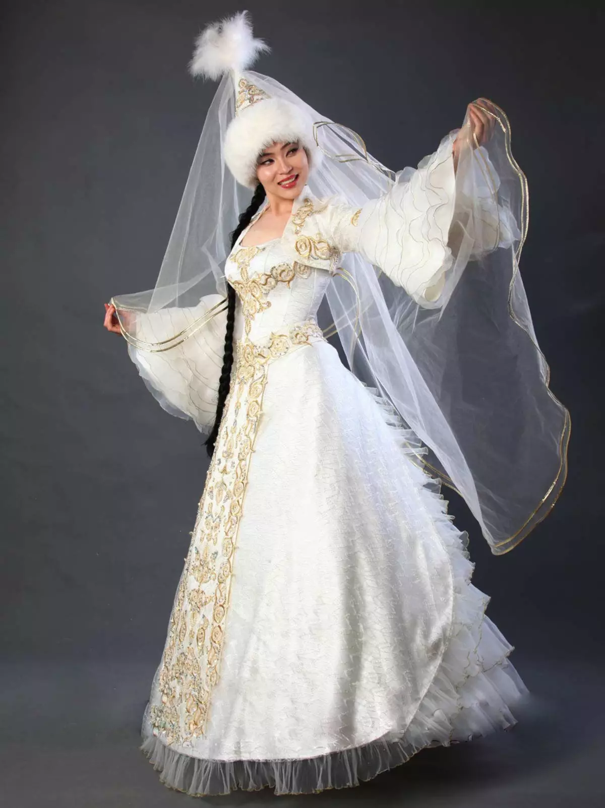 Kazakh National Costume (68 fotos): femia traxe tradicional Kazakhs, roupa folk para nena de Kazajistán 842_35