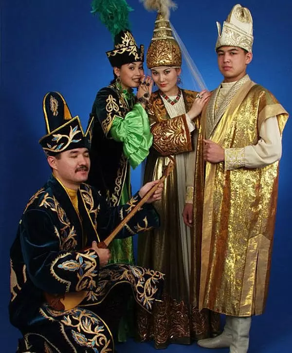 Казахський національний костюм (68 фото): жіночий традиційний костюм казахів, народне вбрання для дівчинки з Казахстану 842_48