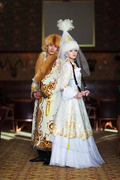 Казахстан Национална костим (68 фотографии): Женски традиционален костим Казахлс, народна облека за девојка од Казахстан 842_50
