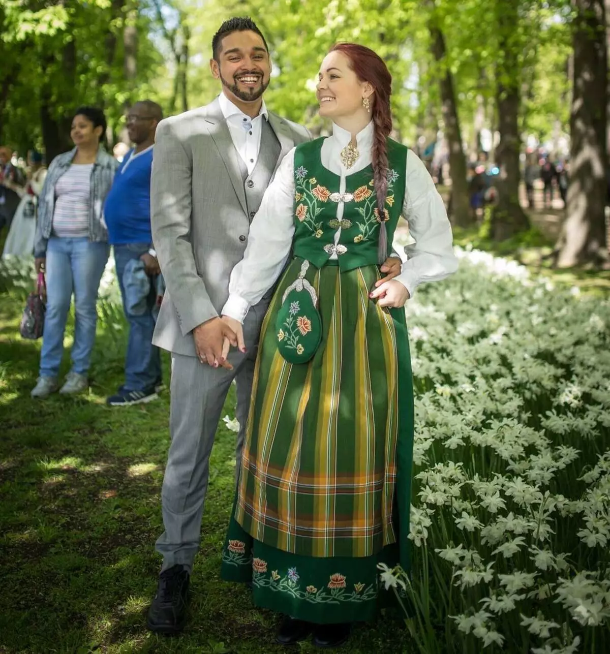 Traxe irlandés (47 fotos): roupa feminina nacional da xente de Irlanda, un traxe de baile que o irlandés desgastado 843_40