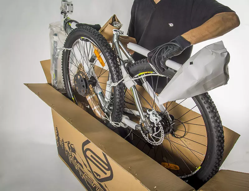 dimensions: longitud, bicicleta mides de bicicleta en una caixa, 26 polzades i 29 polzades. Quina és la durada mitjana de la bicicleta estàndard? 8448_16
