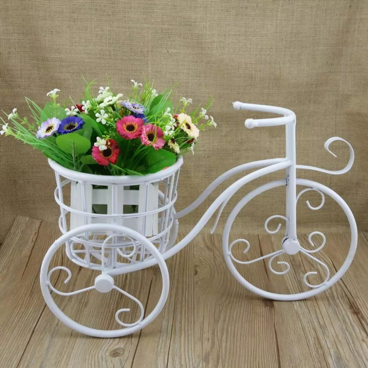 Stand-bike para flores: modelos forjados y bicicletas de cacao, flores decorativas del piso, madera y otras bicicletas de flores 8458_4