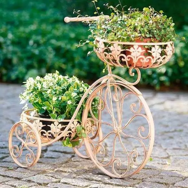 Stand-bike para flores: modelos forjados y bicicletas de cacao, flores decorativas del piso, madera y otras bicicletas de flores 8458_7