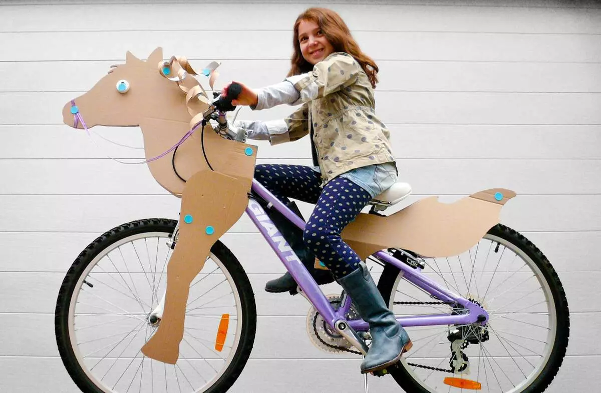 Вело лошадка. Креативный велосипед. Украсить велосипед на конкурс. Украшения на велосипед для девочки. Украшение детского велосипеда.