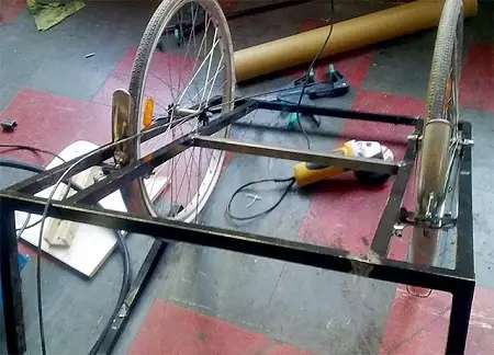 Велорукша (17 фотография): Рикшоу Рикшоу Велосипед электро жана мотор, электрдик велайттик муздаткыч менен 8468_16