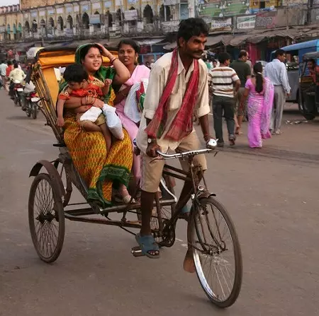 I-Veloriksha (iifoto ezili-17): I-rickshaw rickshaw yeebhayisikile ngombane nemoto, i-velaik yombane nefriji 8468_2
