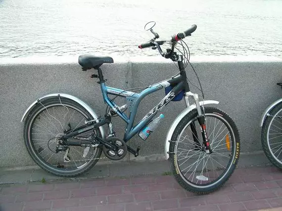 Φτερά για ποδήλατο (72 φωτογραφίες): Επιλέξτε τα πτερύγια πίσω και μπροστινά ποδήλατα για αυτοκινητόδρομους και άλλα ποδήλατα 8469_25