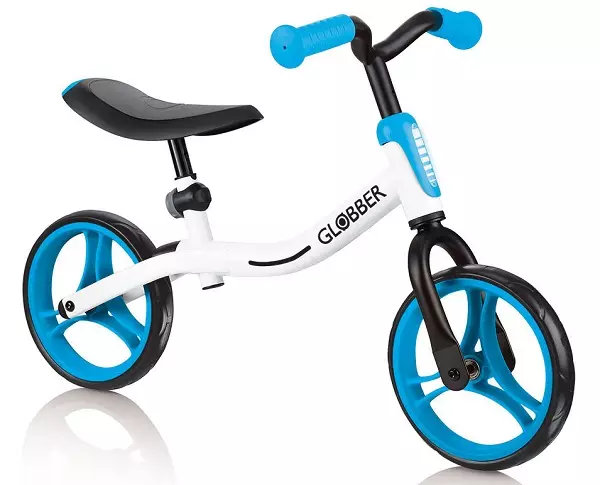 Bicicletas infantís de 3 anos: clasificación dos mellores modelos para un neno e nenas? Revisión de triciclos lixeiros e bicicletas de dúas rodas para un neno 8486_31
