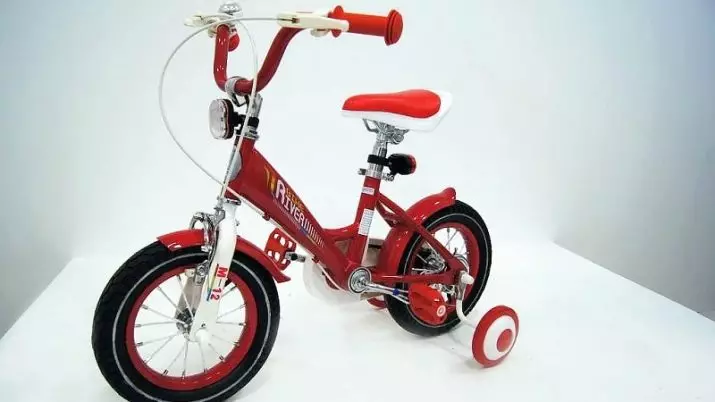 Bicicletas para niños de 3 años: ¡Calificación de los mejores modelos para un niño y niñas? Revisión de triciclos de luz y bicicletas de dos ruedas para un niño 8486_39