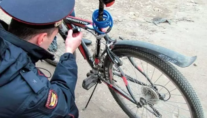 Ukradeni bicikl (18 fotografija): Što učiniti nakon krađe bicikla od ulaza? Kako pronaći bacanje bicikla nakon otmice s parkirališta? 8504_18