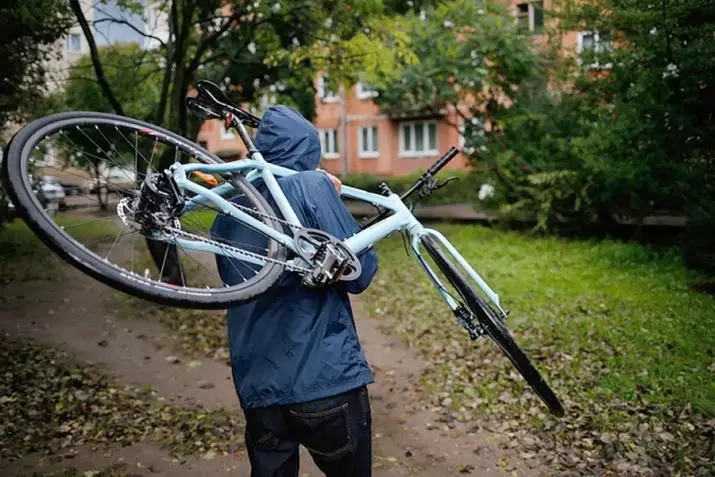 Bicicleta robada (18 fotos): ¿Qué hacer después del robo de una bicicleta desde la entrada? ¿Cómo encontrar una bicicleta luchada después de secuestrar desde el estacionamiento? 8504_2