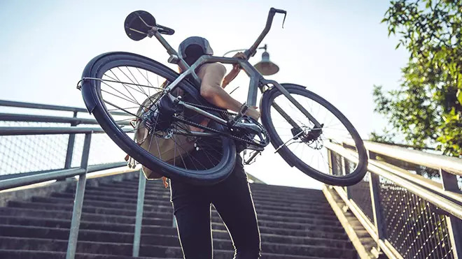 Høyhastighets sykler (45 bilder): Voksen enkelthastighets kvinners folding sykler og urbane motorveier, andre alternativer. Hva er de forskjellige fra terrengsykler? 8517_11