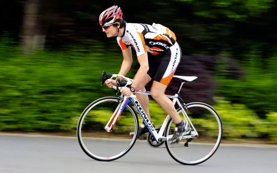 Høyhastighets sykler (45 bilder): Voksen enkelthastighets kvinners folding sykler og urbane motorveier, andre alternativer. Hva er de forskjellige fra terrengsykler? 8517_5