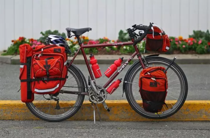 Touring Bike (42 photos): Avis sur les modèles de voyage de longue distance homme et féminin touristique. Comment choisir un bon vélo de tournée? 8518_7