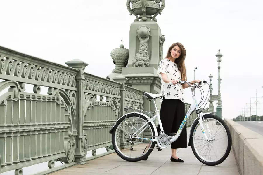 Ženske bicikle (64 fotografije): urbani, zadovoljstvo, sklopivi i drugi modeli. Kako odabrati bicikl za ženu? 8521_63