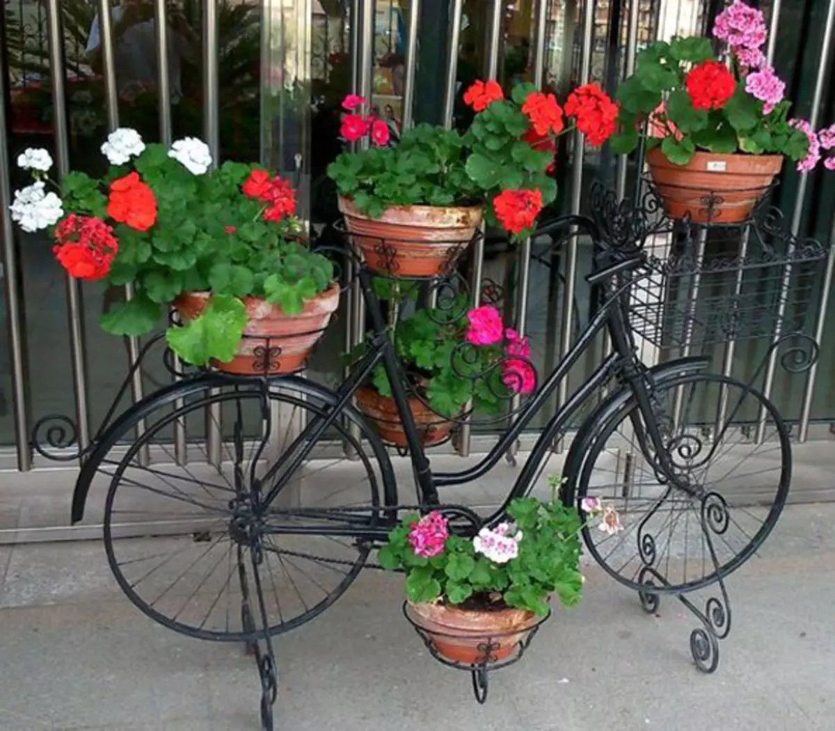 Велосипед цветник