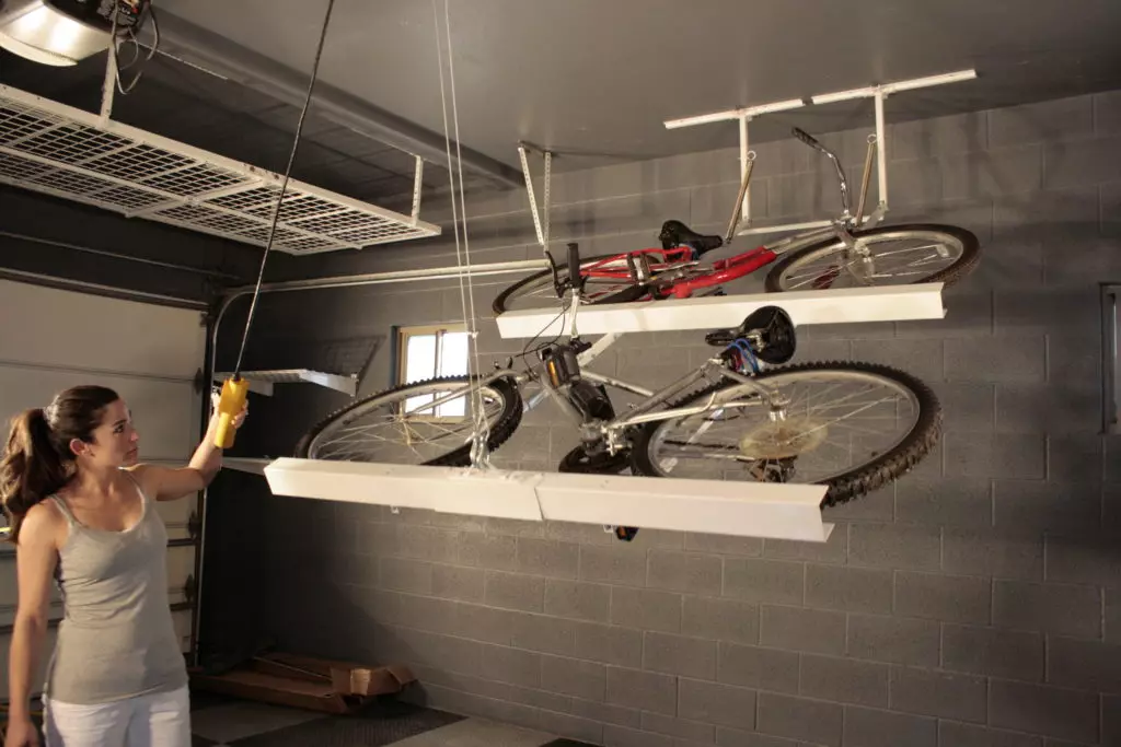 Складиштење бицикла: Како складиштети у степеништу и гаражи? Карактеристике сезонског складиштења зими. Да ли је могуће складиштити у укупном коридору и на степеништу? 8551_25
