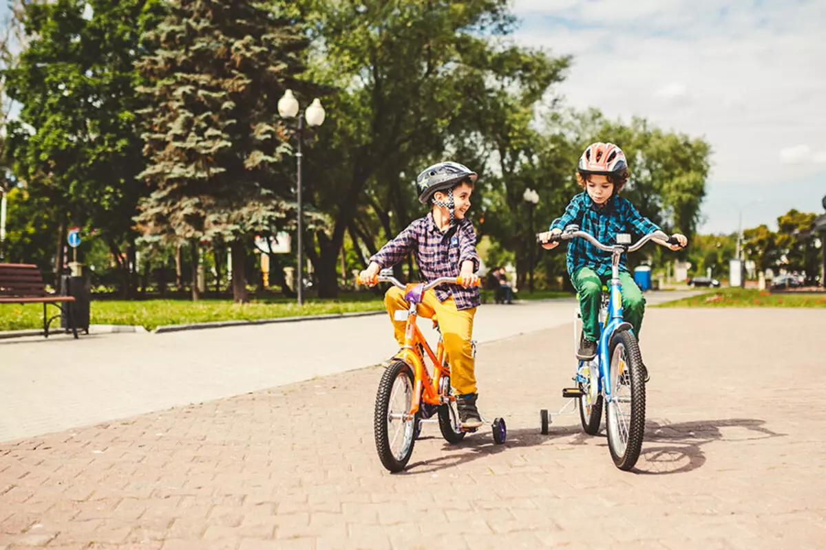 Lapsen polkupyörät ovat 8-vuotiaita: Miten valita paras lasten pyörä koulupoikalle? Kuinka valita pyörien koko? 8554_3
