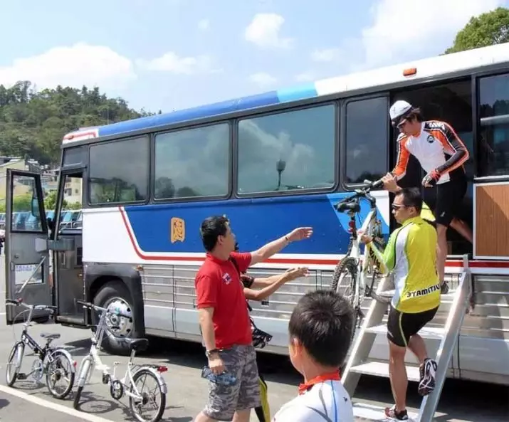 Bicycle transportation: Bicycle transport rules on the bus. Is it possible to transport free? Packaging and volume of bike for transportation by transport company 8563_11