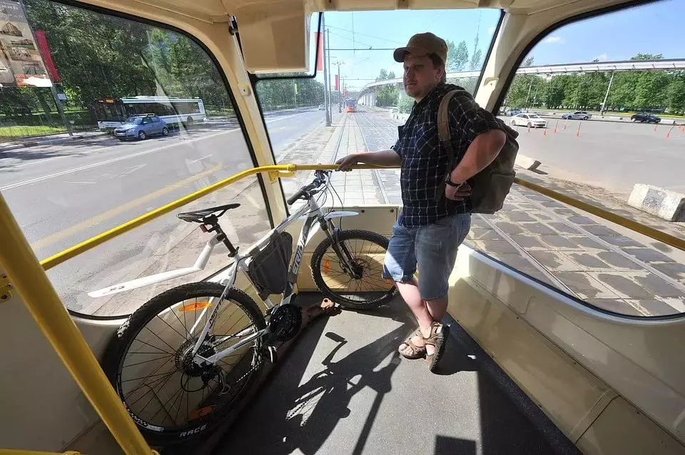 el transport de bicicletes: regles de transport de bicicletes a l'autobús. És possible per al transport lliure? Embalatge i el volum de la bicicleta per al transport per l'empresa de transports 8563_7