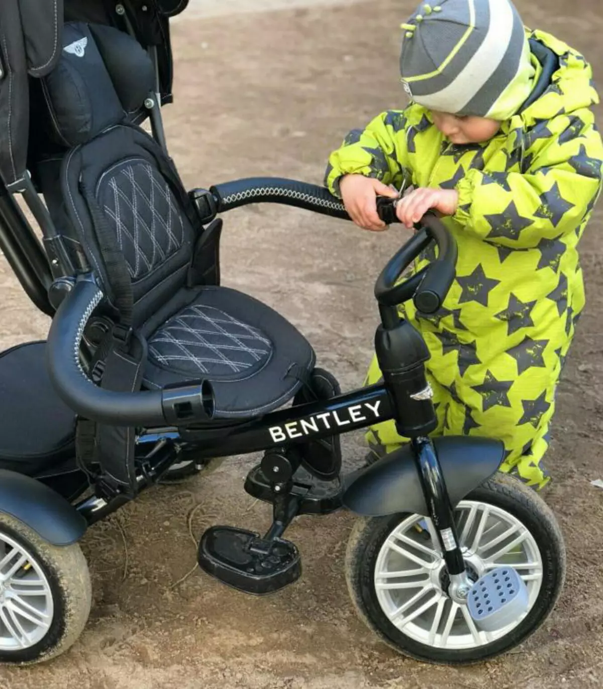 Bentley Tricycles: Bentley Bentley BN2 Bisiklèt Bisiklèt BECA ak lòt modèl ble ak woz, vèt, wouj ak nwa 8564_19