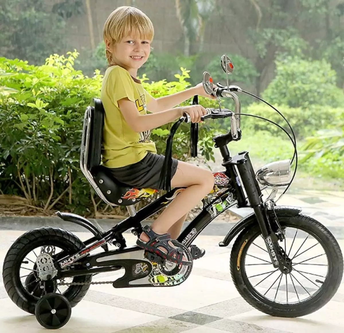 Sepeda bocah - Pit motor: Pilih model ing bentuk mancal kanggo bocah-bocah 8574_15