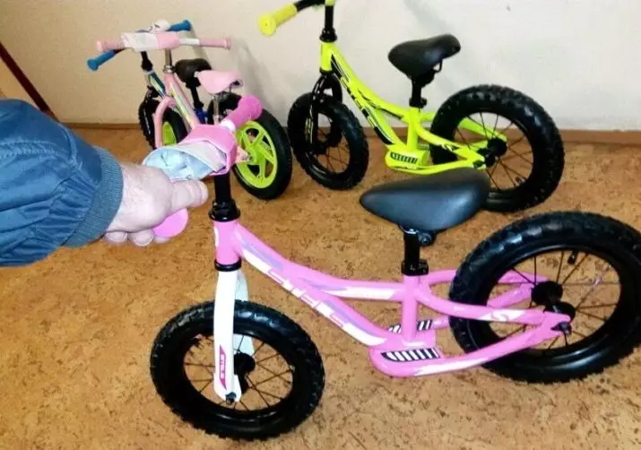 Babyfahrräder Stäbchen (35 Fotos): Überprüfung von Modellen mit Rädern 14, 16 und 18 Zoll, Merkmale des Piloten, Jetserien und anderen 8575_30