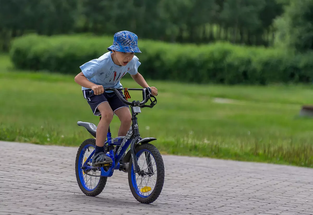 אופניים לבנים הם בת 7: איזה סוג של אופניים עדיף לבחור ילד בן שבע? מבחר גודל 8576_2