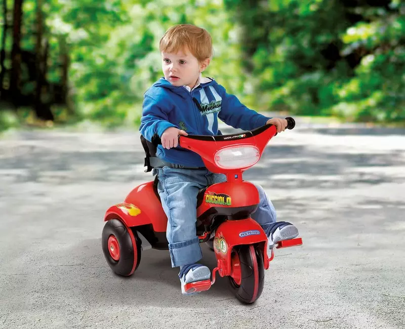 Børns cykler fra 1 år: Oversigt over trehjulede modeller til børn op til 3 år, de bedste walking cykler transformatorer i et år gamle børn 8599_3