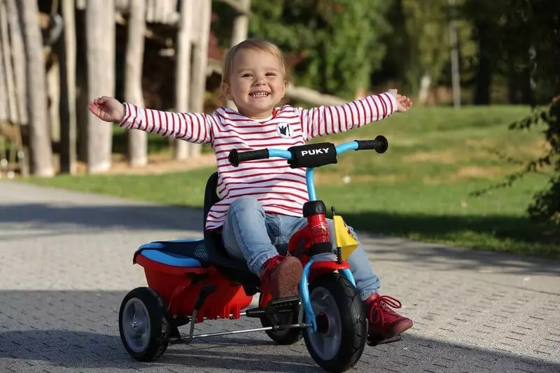 Trójkołowe rowery dla dzieci od 2 lat: najlepsze rowery dziecięce od 2 do 4 lat, zalecenia dotyczące wyboru 8611_5