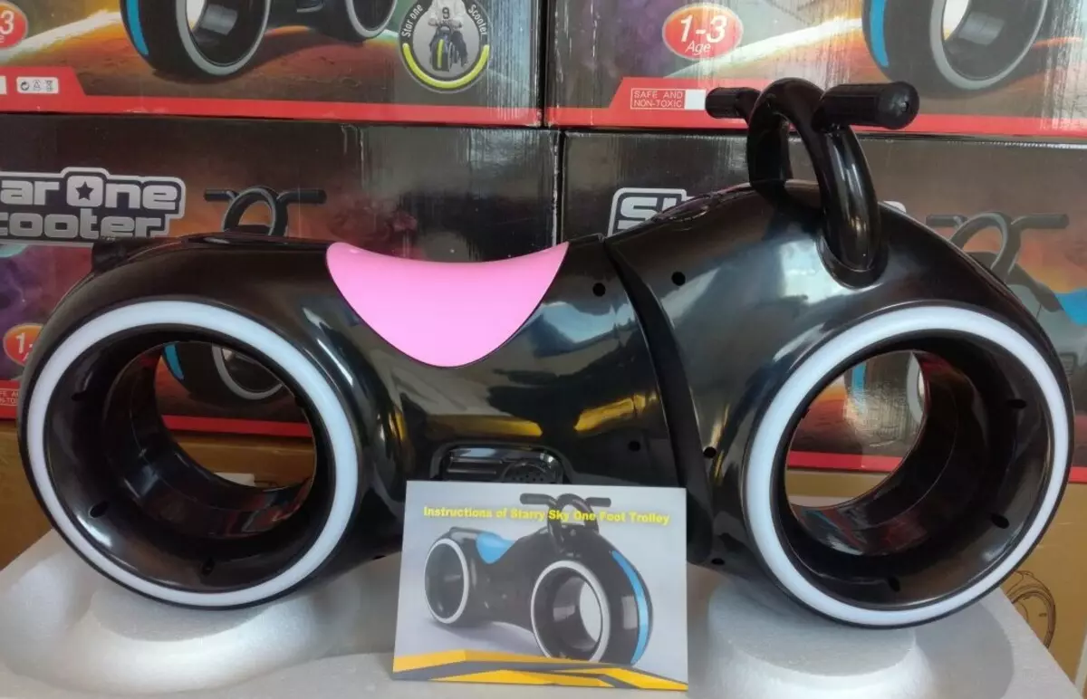 Begovil Star Një Scooter: Përshkrimi i beggrel biçikletë fëmijë Tron me LED-ndriçim dhe Bluetooth. Shqyrtime të prindërve 8634_19