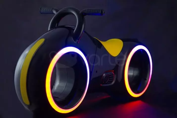 Begovil Star One Scooter: Description of children's beggrel tron ​​bike with LED-illumination and bluetooth. Reviews of parents 8634_5